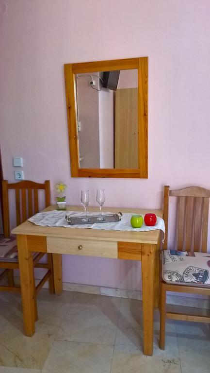 Dimitra Pentaliou Rooms Kamena Vourla Exterior photo