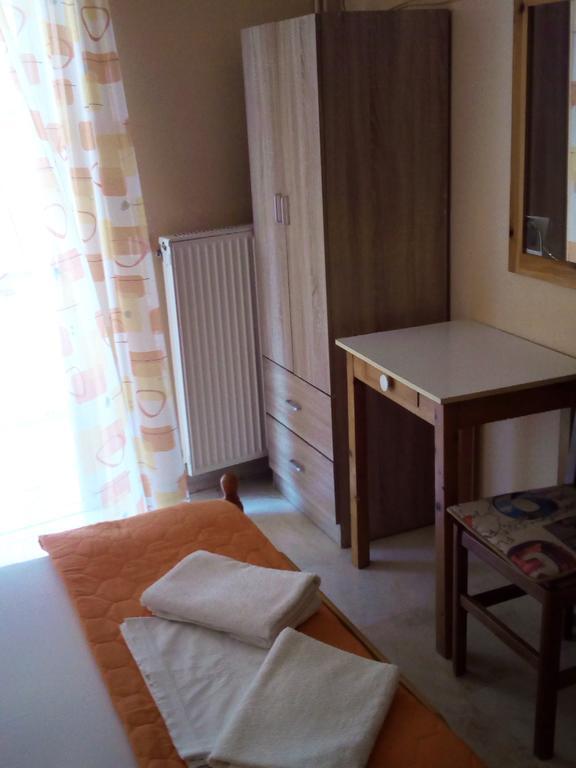 Dimitra Pentaliou Rooms Kamena Vourla Exterior photo